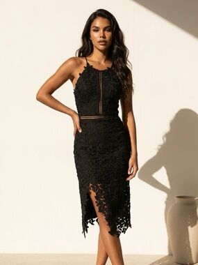 NWT Bardot Tabitha Halter Dress Black Floral Lace Midi Dress XS US 4 Front Slit